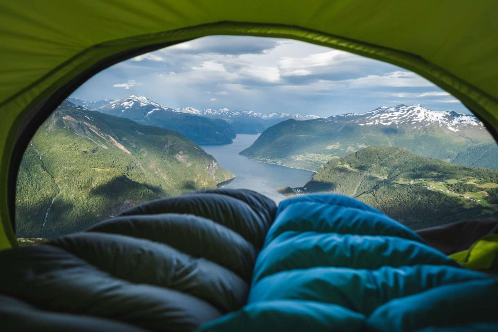 A Comprehensive Guide to Choosing the Perfect Sleeping Bag