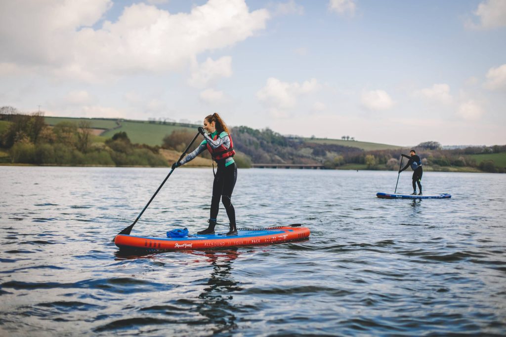Exploring the Benefits of Using a Paddleboard Leash