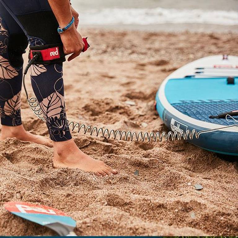 Exploring the Benefits of Using a Paddleboard Leash