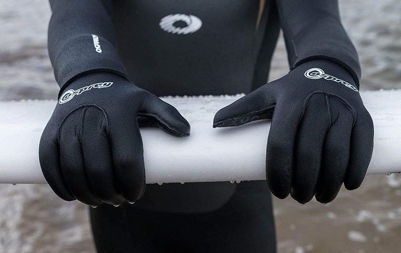 The Ultimate Guide to Choosing Neoprene Gloves for Cold-Water Sports