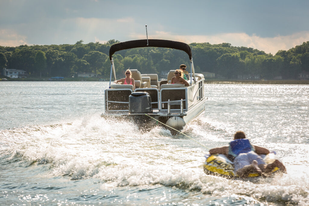 Exploring the Advantages of Using a Towable Tube for Boating